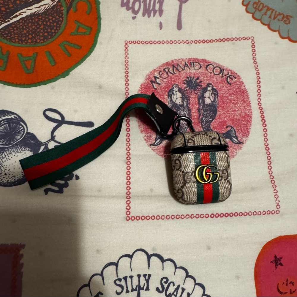 Beige GG AirPods Holder with Green and Red Accent